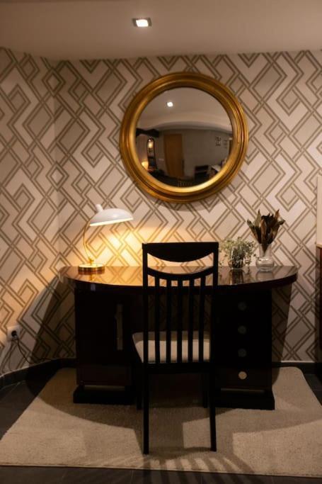 Gran De Gracia Modernista Apartment *